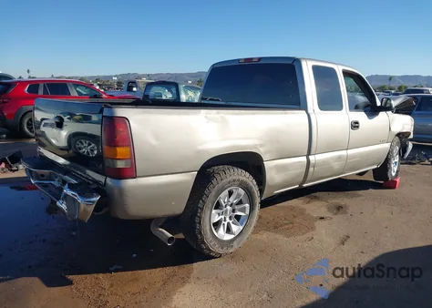 2002 Chevrolet Silverado 1500 Ls z USA, uszkodzony, nr VIN 2GCEC19T321305306